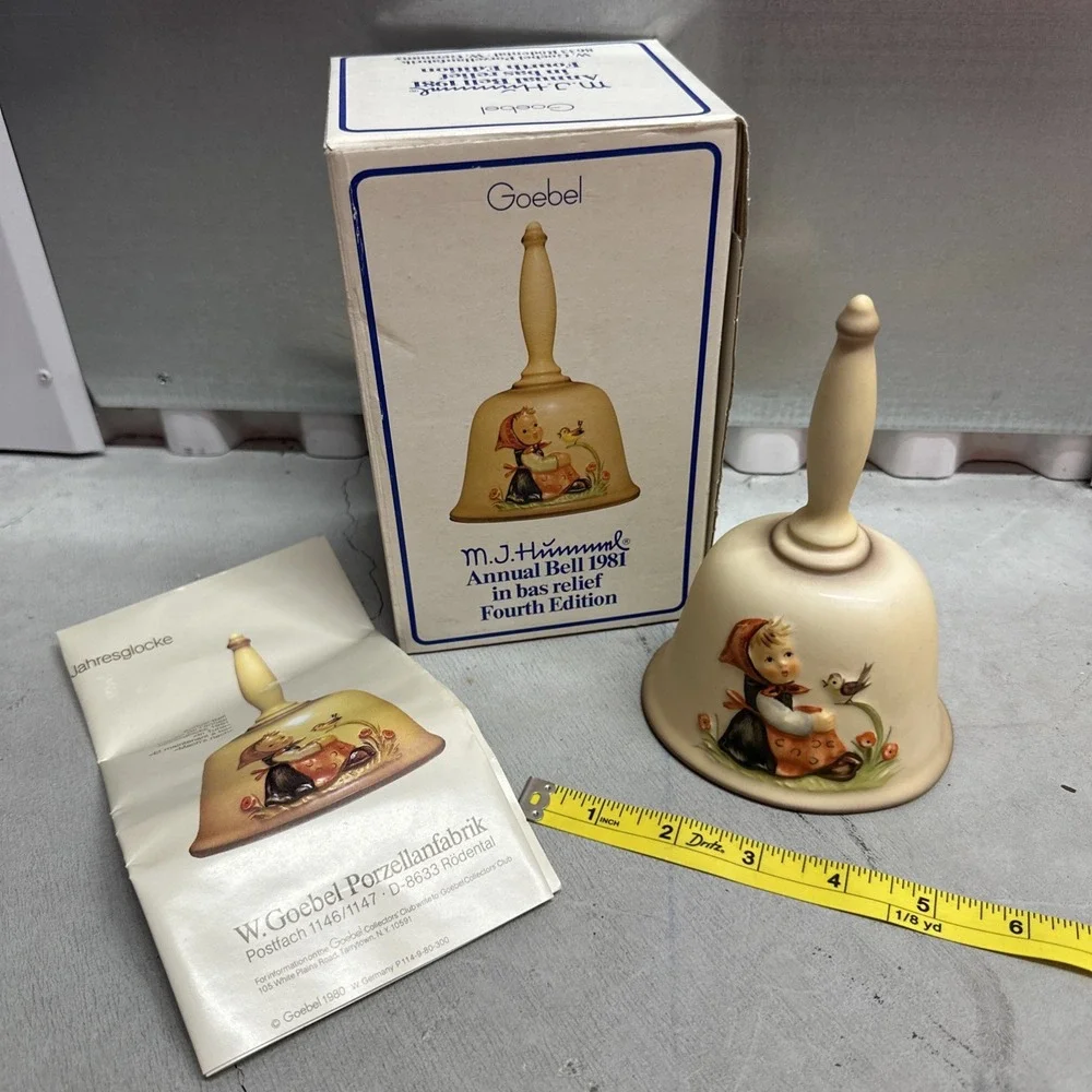 Vintage 1978 MJ Hummel Annual Bell Little Girl With Bird -‎ Ceramic Bell Goebel